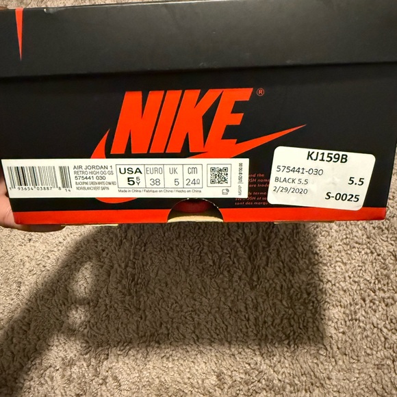 Authentic Jordan 1 Retro High GS ‘Pine Green 2.0’ - Picture 8 of 8